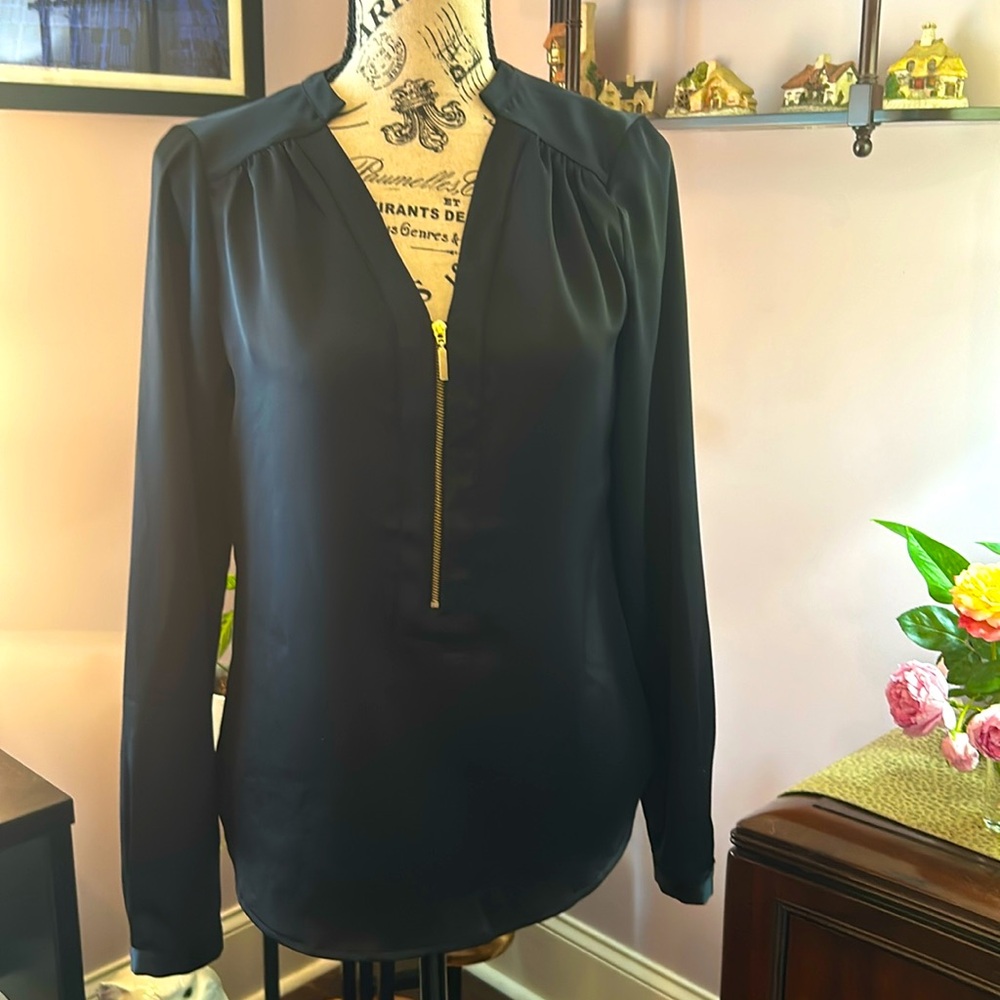 The Limited, Size xs, zip up blouse. EUC would fit a small